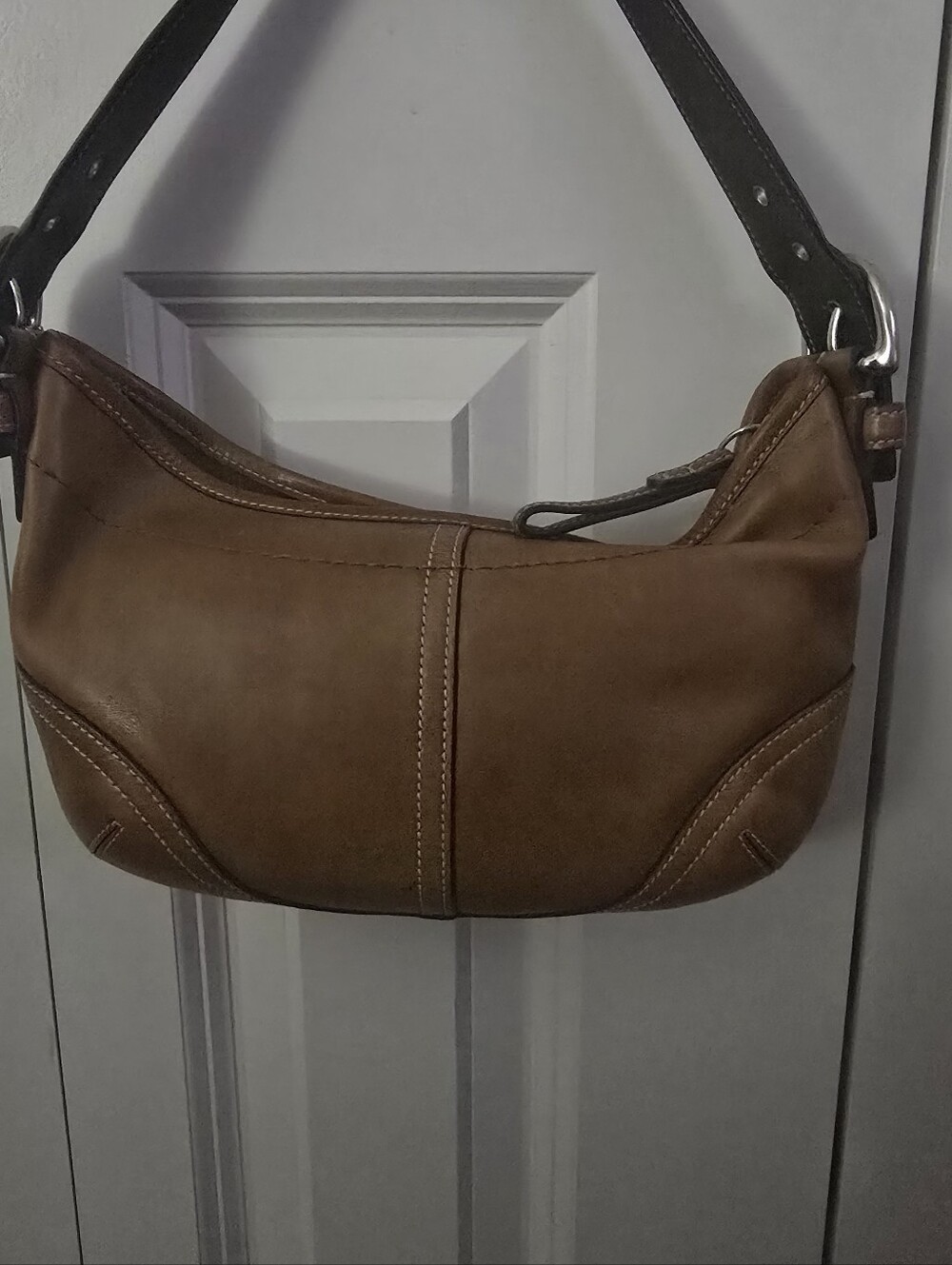 Vintage Coach (2004) Brown Leather Shoulder Bag - Classic Everyday Style